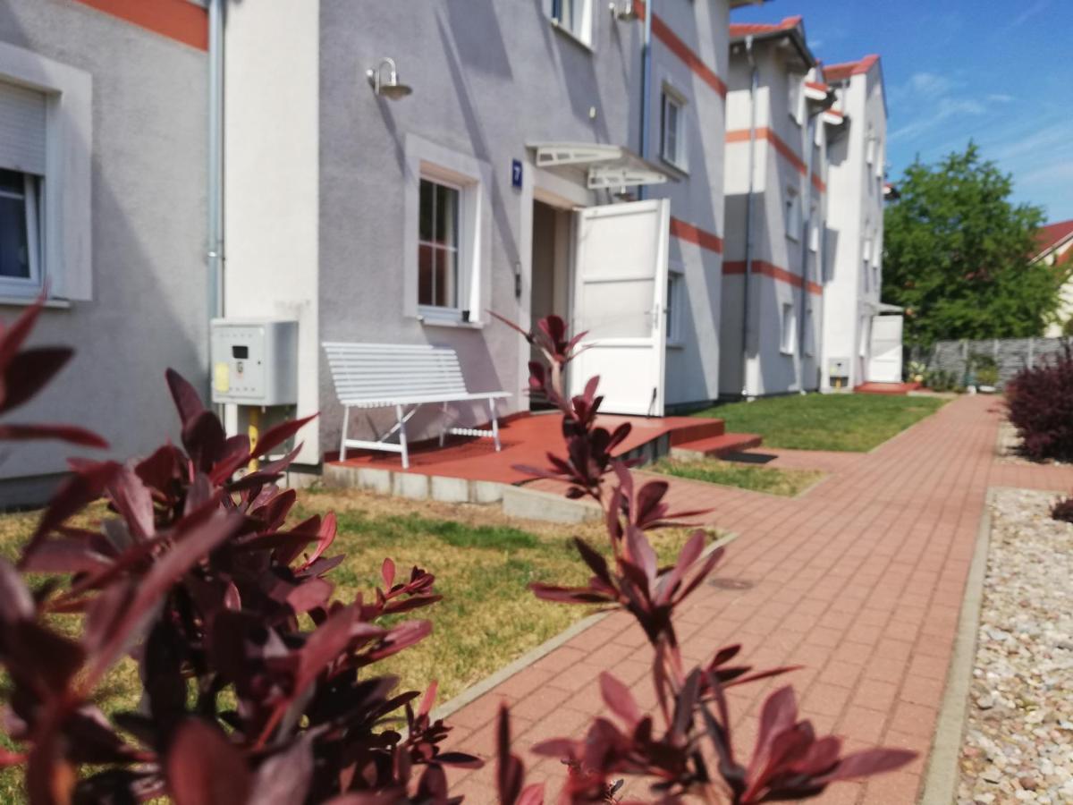 Apartament Przy Parku Kornik Apartment ภายนอก รูปภาพ