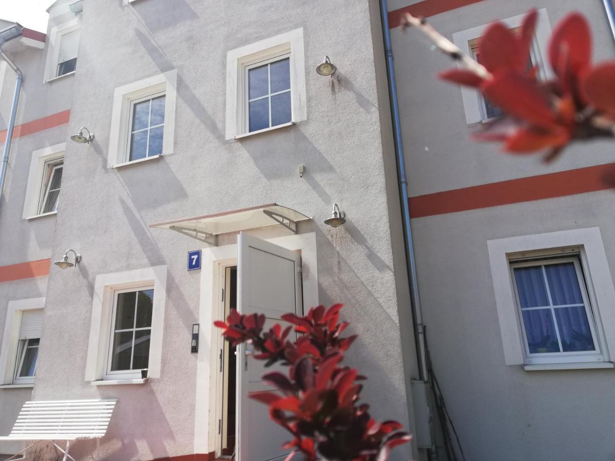 Apartament Przy Parku Kornik Apartment ภายนอก รูปภาพ